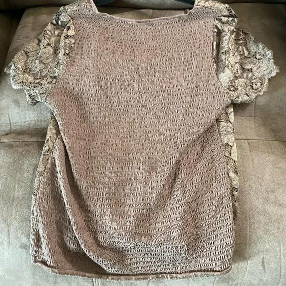 Daytrip  Lace Blouse Lined NEW size L - Picture 9 of 12
